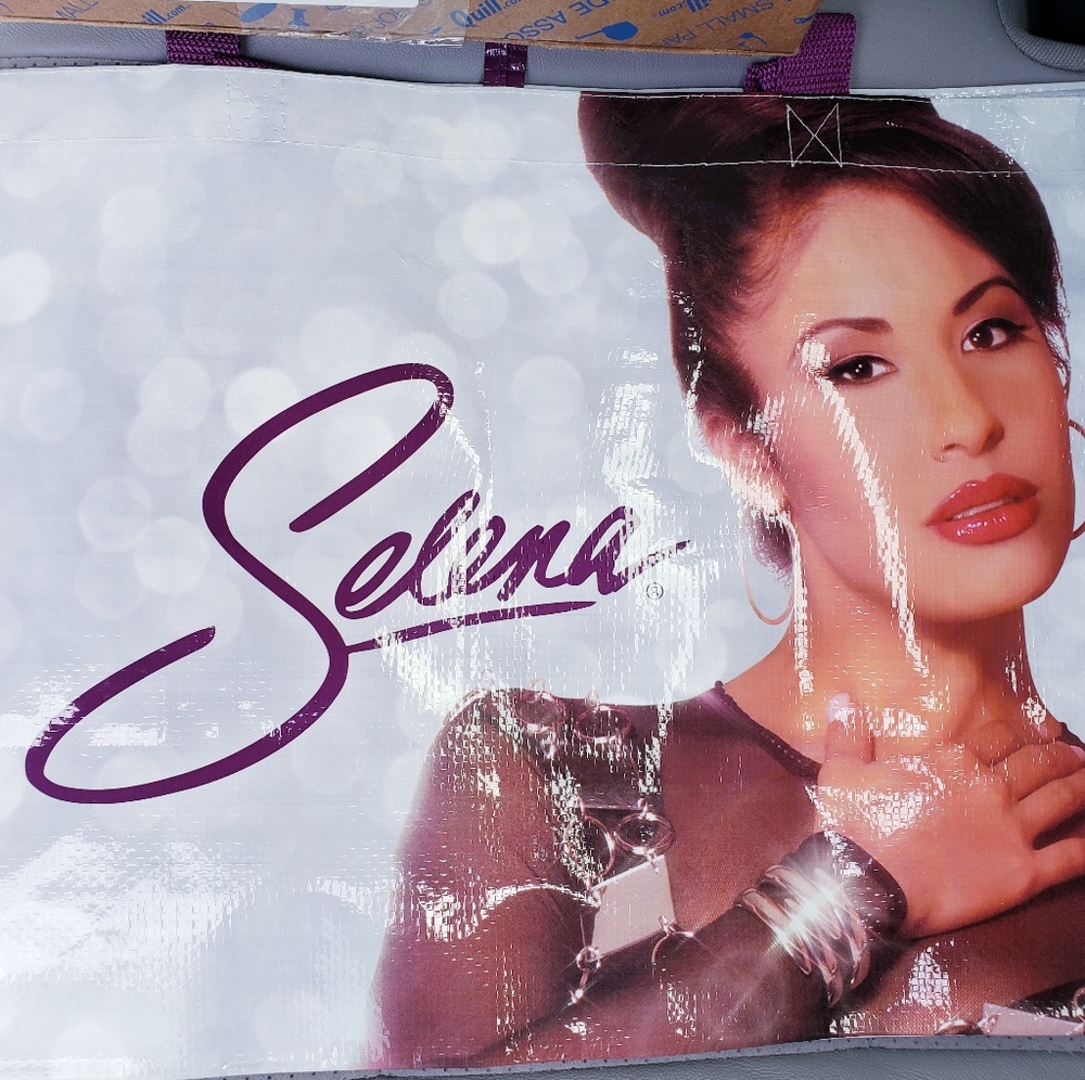Selena Limited Edition